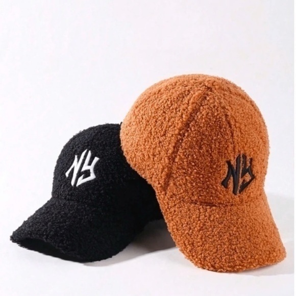 Urban Outfitters Accessories - ✨NEW✨ (2) Brown & Black NY Sherpa sheep wool trucker hat Caps